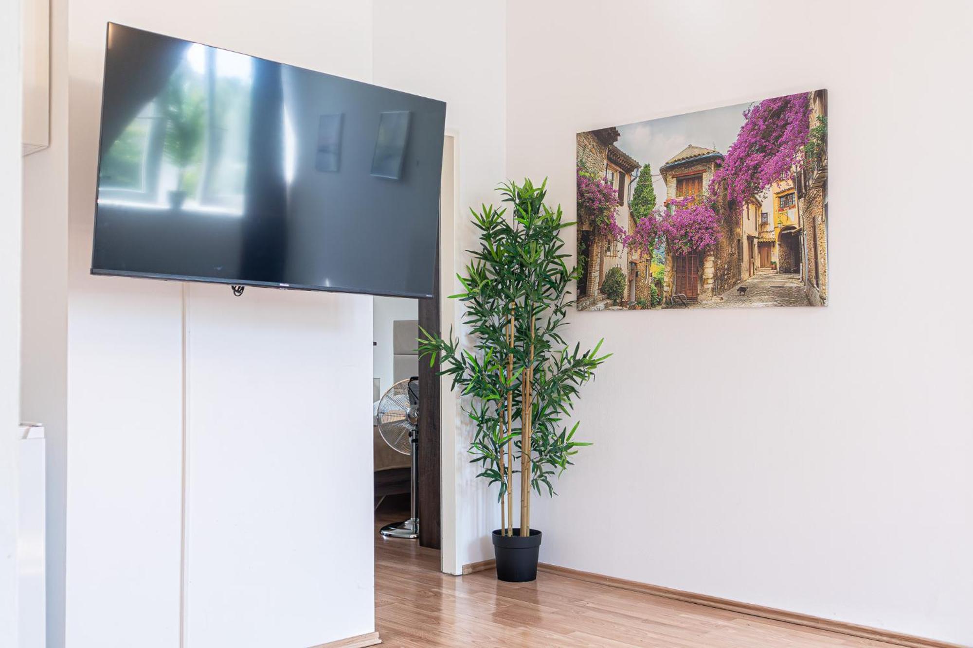 Spacious 2Br Apt Great Location - Near Schoenbrunn Вена Экстерьер фото