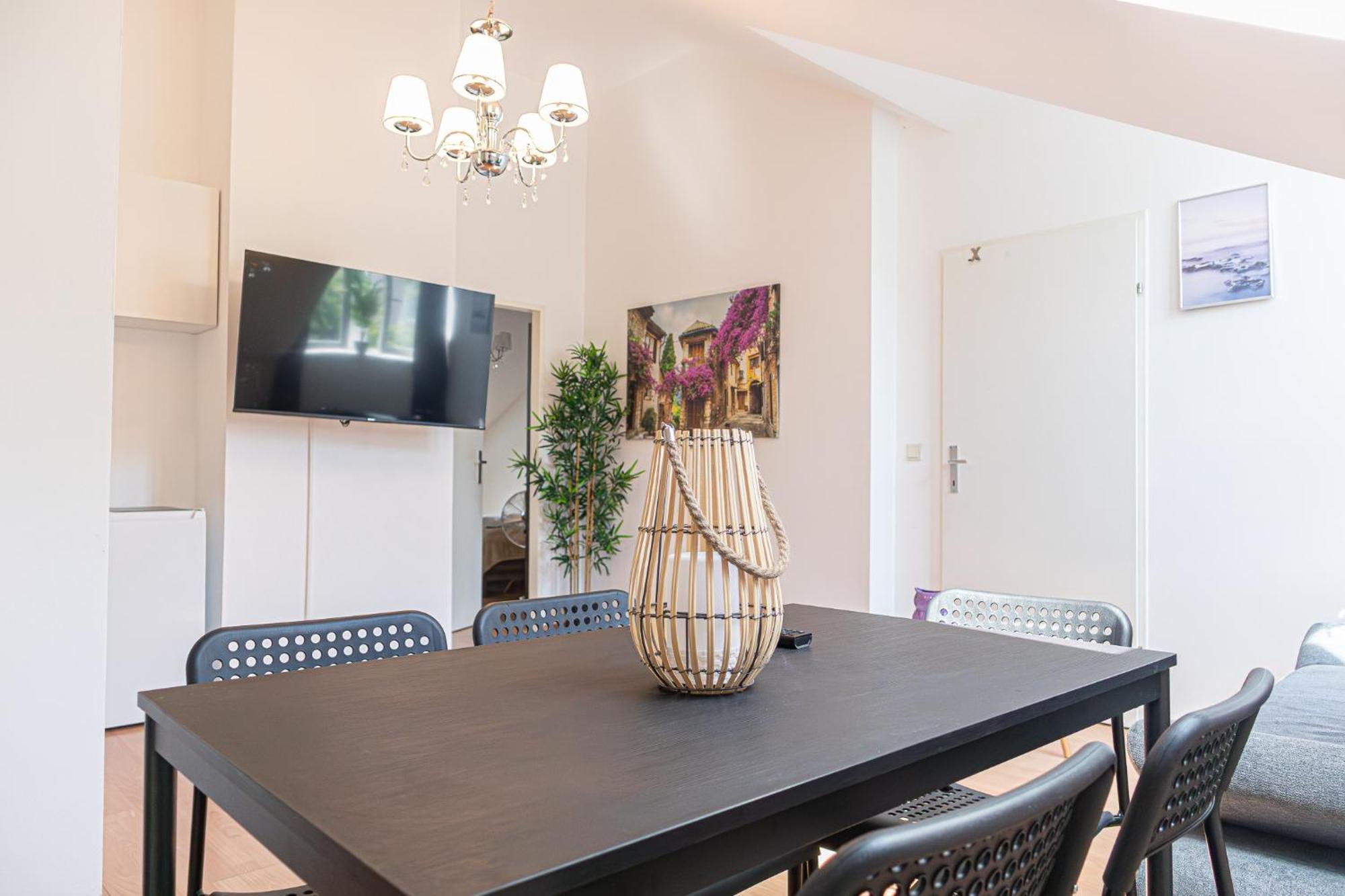 Spacious 2Br Apt Great Location - Near Schoenbrunn Вена Экстерьер фото
