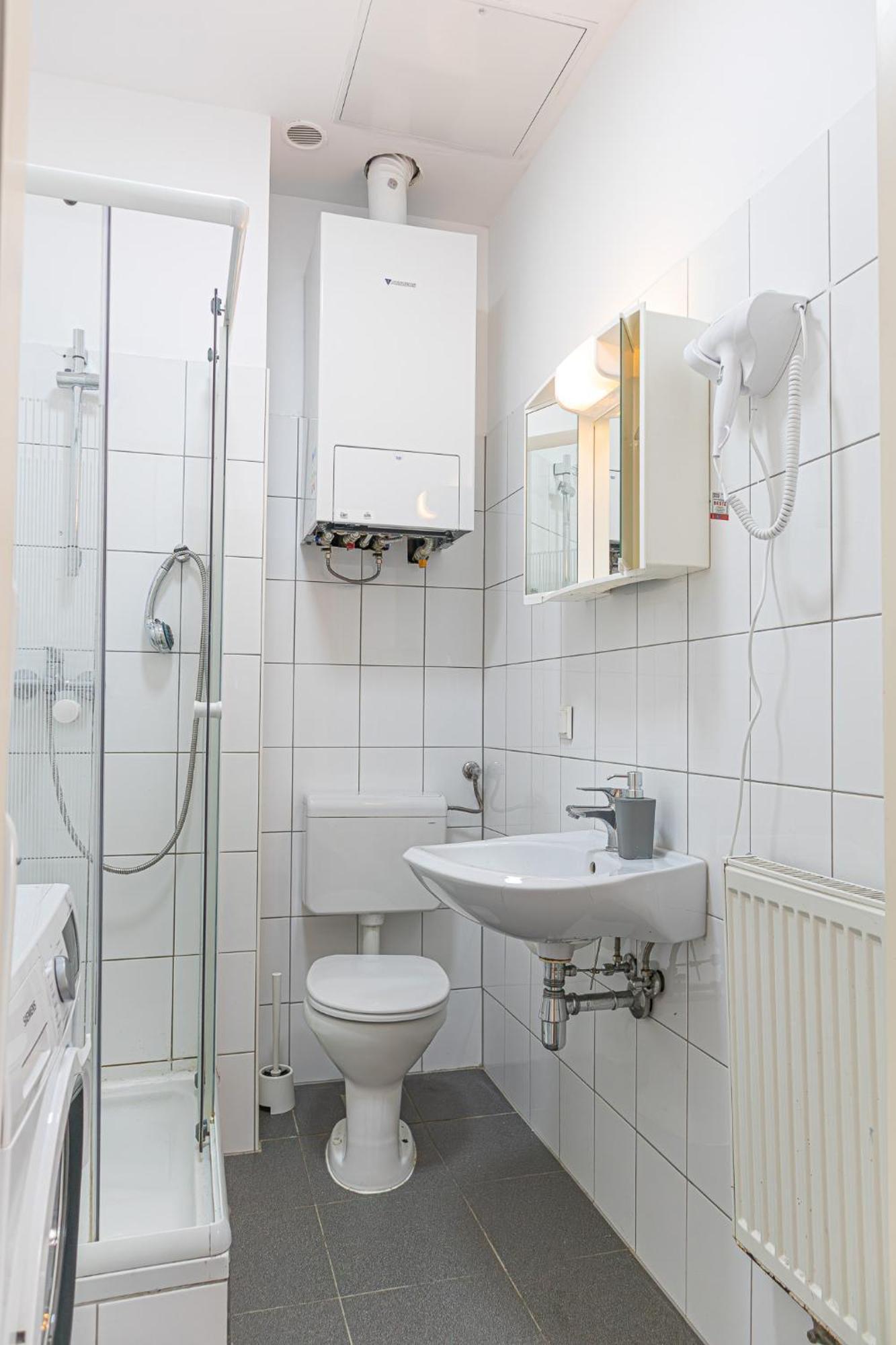 Spacious 2Br Apt Great Location - Near Schoenbrunn Вена Экстерьер фото