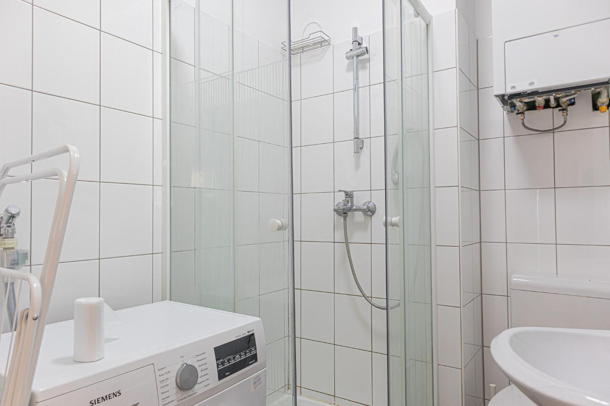 Spacious 2Br Apt Great Location - Near Schoenbrunn Вена Экстерьер фото