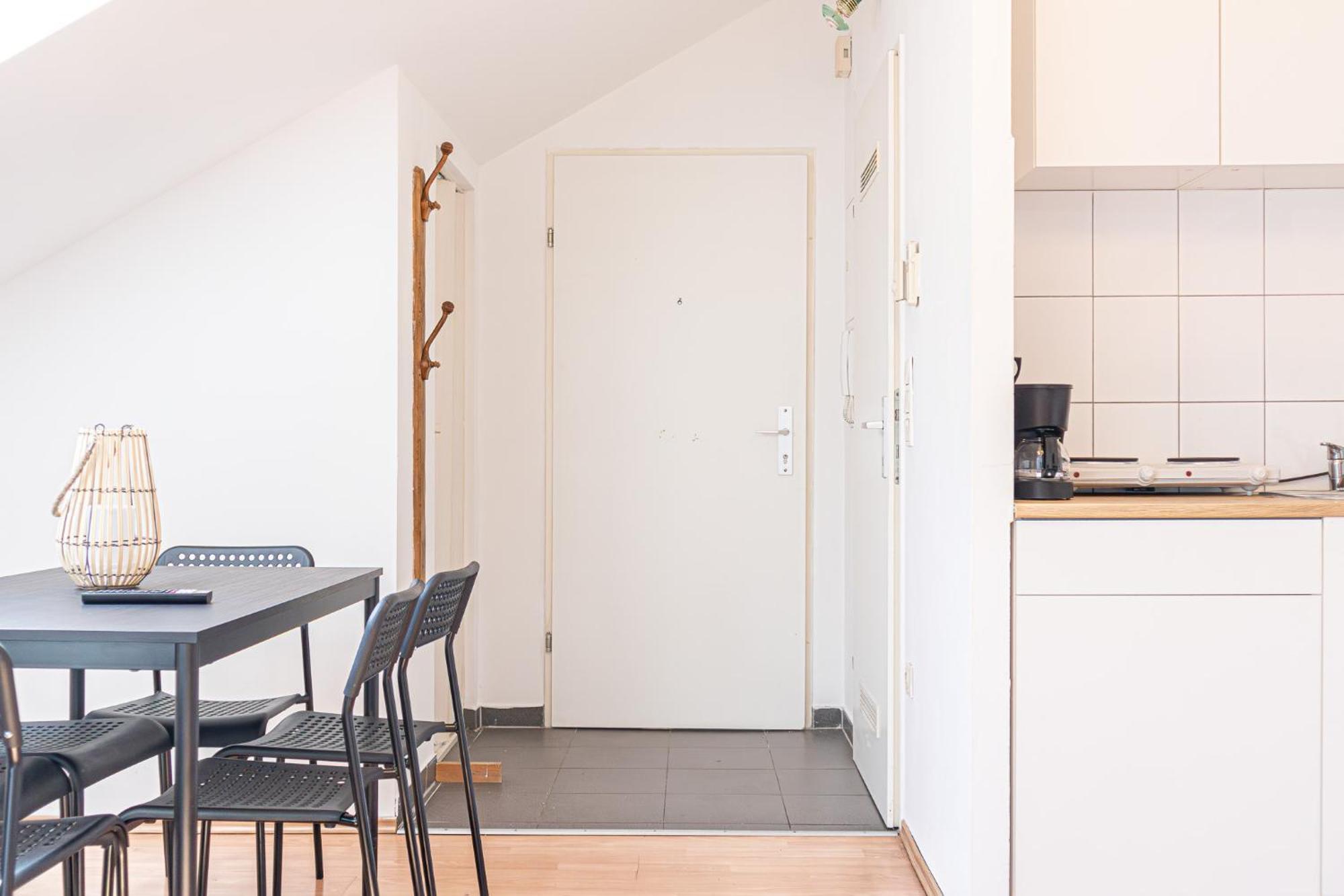 Spacious 2Br Apt Great Location - Near Schoenbrunn Вена Экстерьер фото